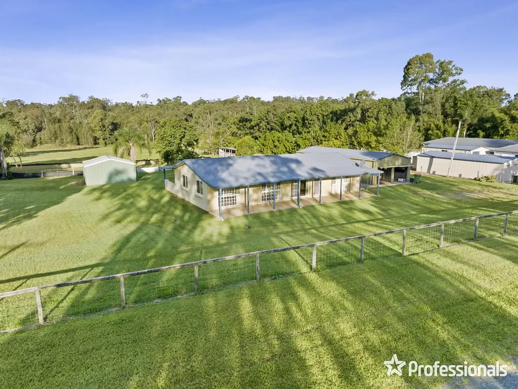 Acerage Living with House and Granny Flat