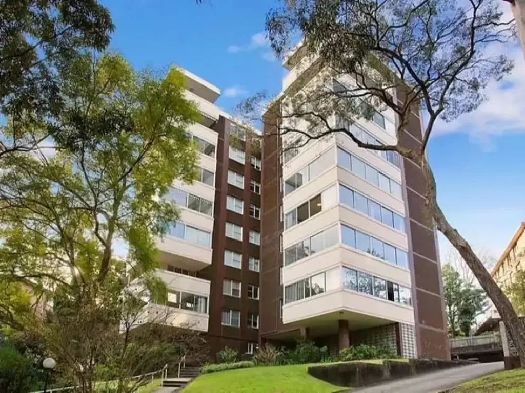 2 Bedrooms Unit For Lease