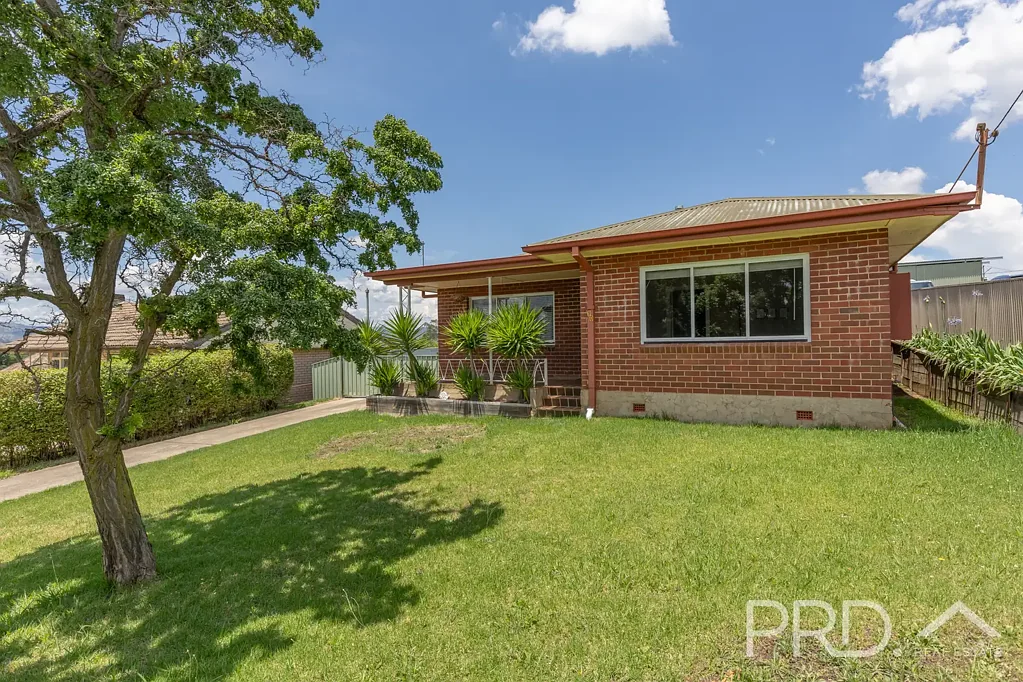 90 Broughton Street, Tumut, NSW 2720