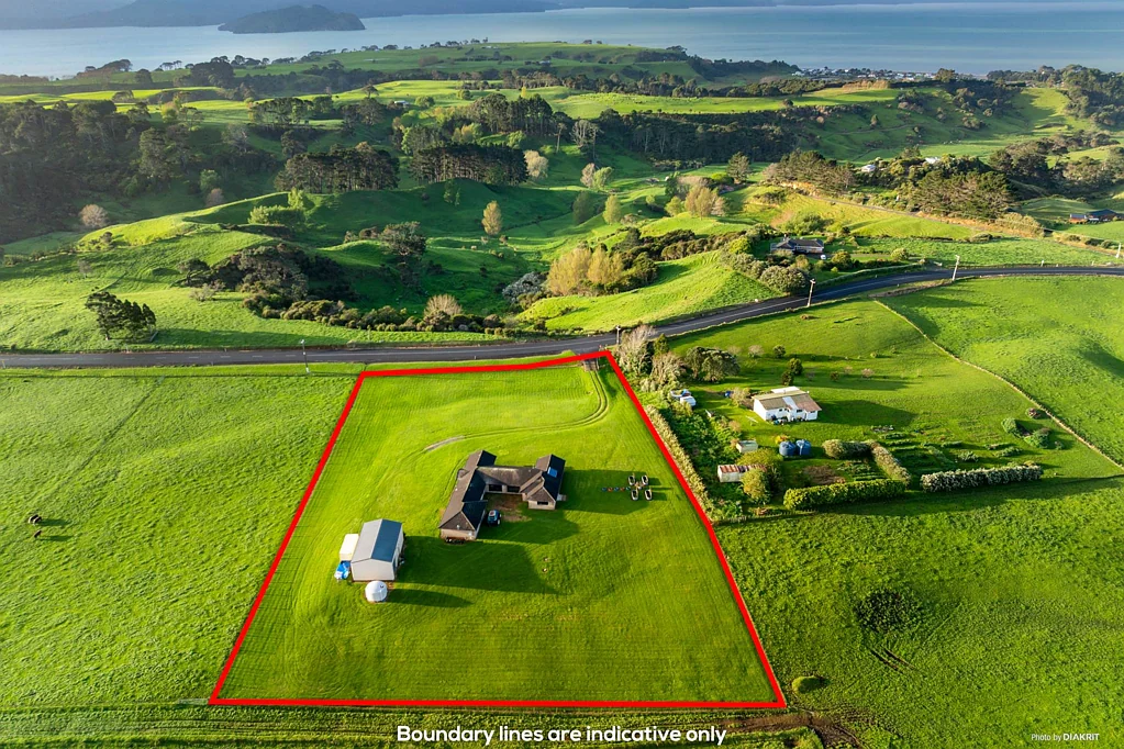 Awhitu 4房  Quality Country Living – Spacious Four-Bedroom...