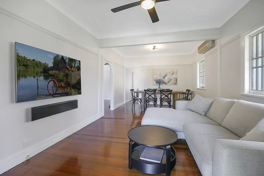 Balmoral 3chambre Timeless Art Deco Charm with Family Appeal in the Heart of Balmoral