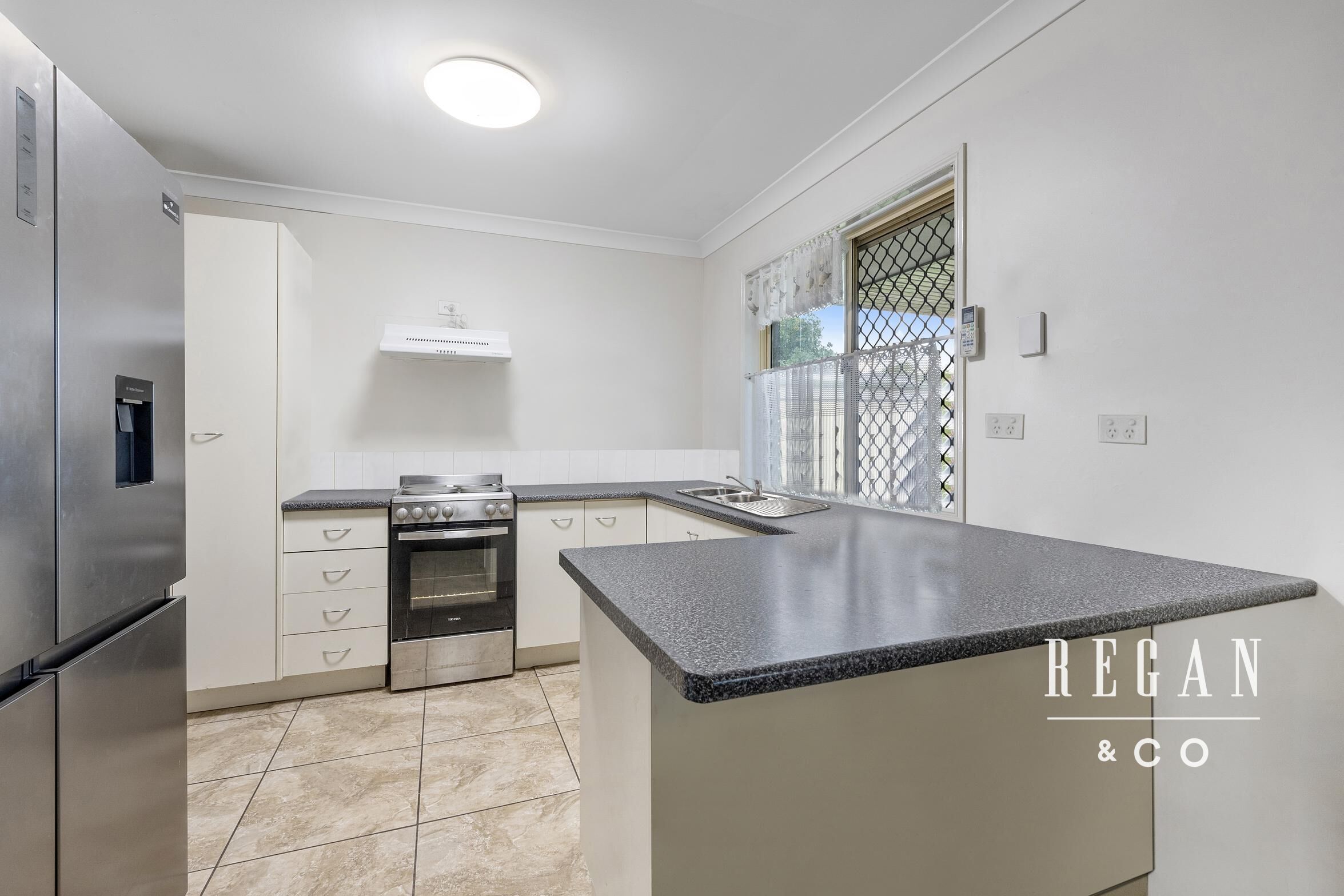 43 PARISH RD, CABOOLTURE QLD 4510, 0 chambres, 0 salles de bain, House