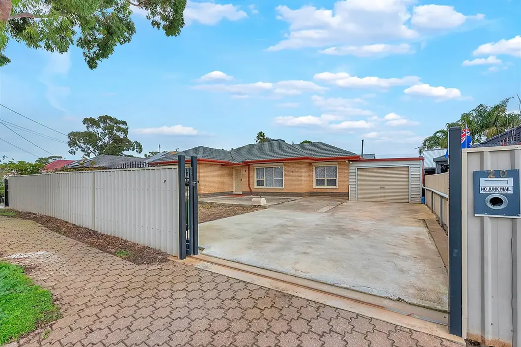 4 Bedroom Family Home with Additional Living Space