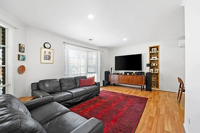 33 MEADOW GLEN DR, EPPING VIC 3076, 3 침실, 2 욕실, House