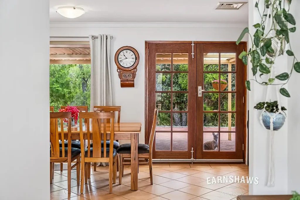 9 Woodbridge Drive, Greenmount, WA 6056