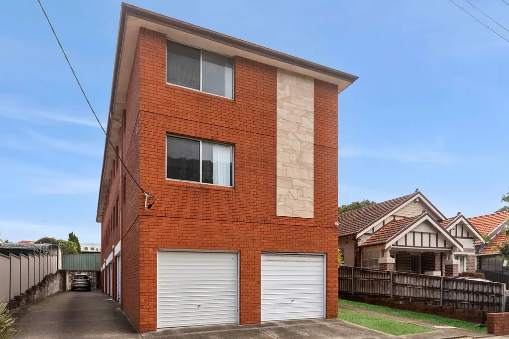 Kensington 10ਬੈੱਡਰੂਮ Rare Six-Residence Investment with Parking in Prime Kensington