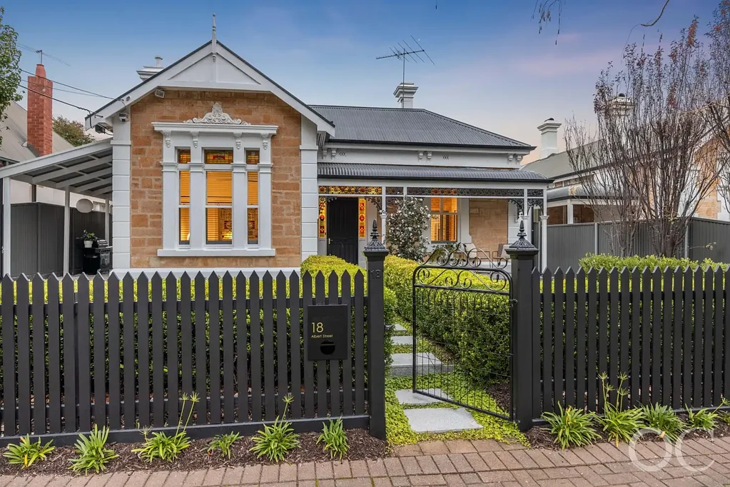 Dulwich 5房  Open the Door to a Resplendent Villa with a Rear Revelation