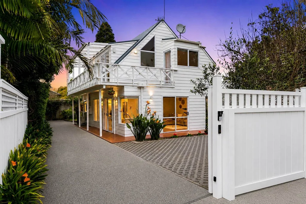 Remuera 3બેડરૂમ Classic Remuera Charm – Designer Transformation