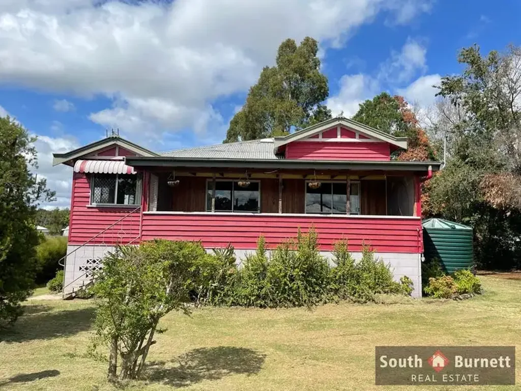 Highset 4 Bedroom Home on large yard.