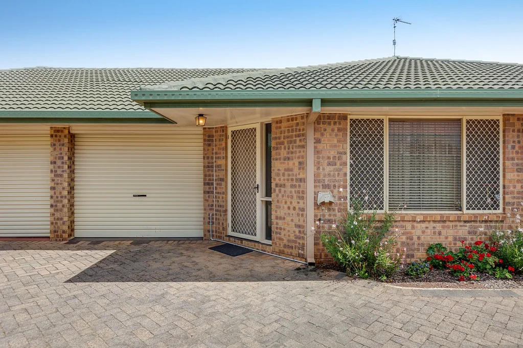 3/242 Spring Street, Kearneys Spring, QLD 4350