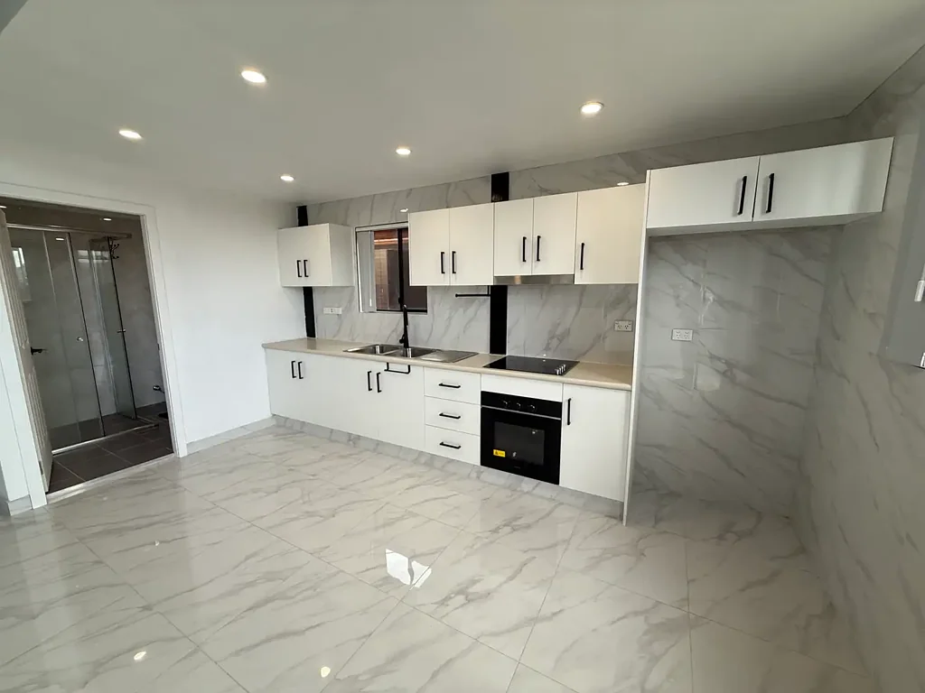 Newly Renovated 2 Bed + Seperate Studio !