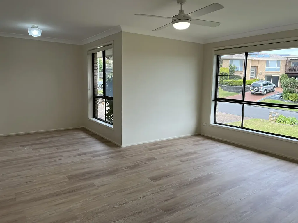 Family Friendly 3 Bedroom Corner Home in Palms Estate