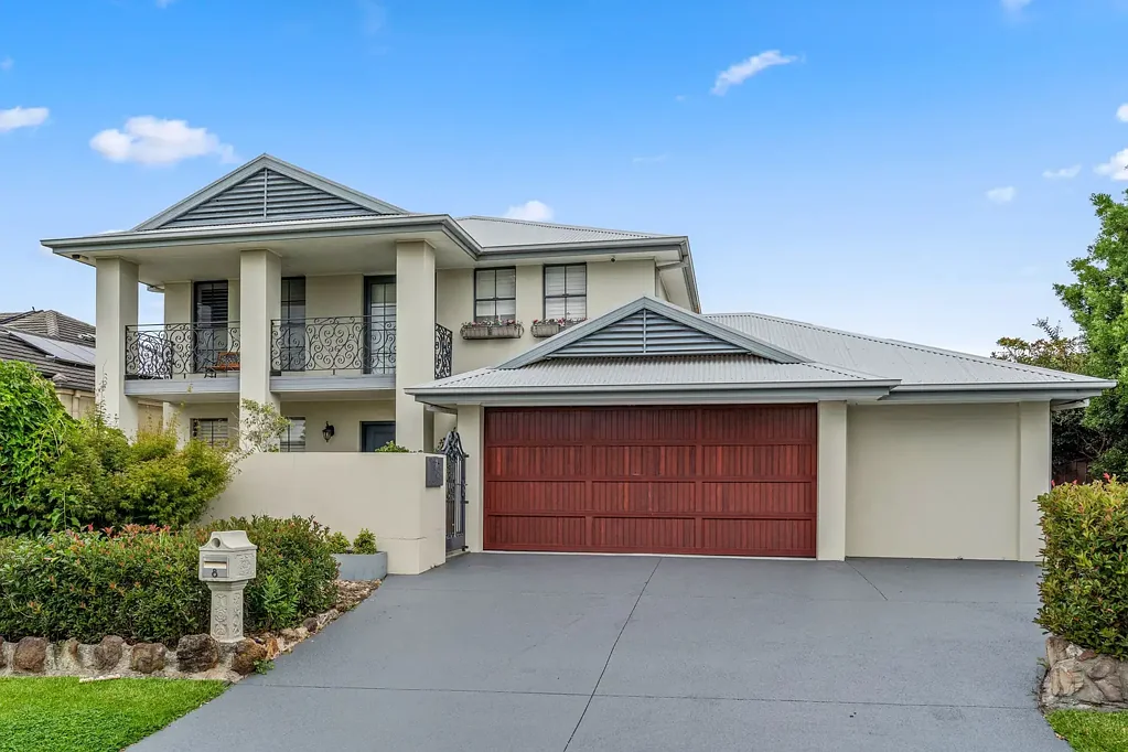 Spectacular Fully Furnished 4 Bedroom Family Home