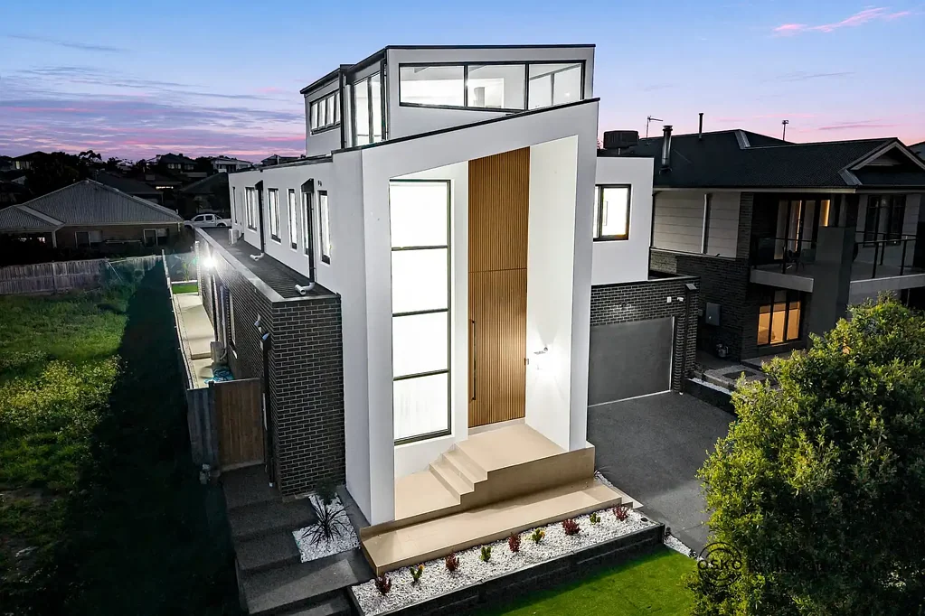 Curlewis 4Kwarto Architectural Grandeur, Expansive Family Living & Three Levels of Contemporary Luxury!!
