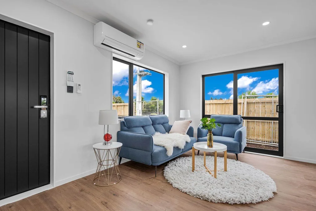 Papakura 3Kwarto Near-New, Standalone. Easy Living in Papakura!!