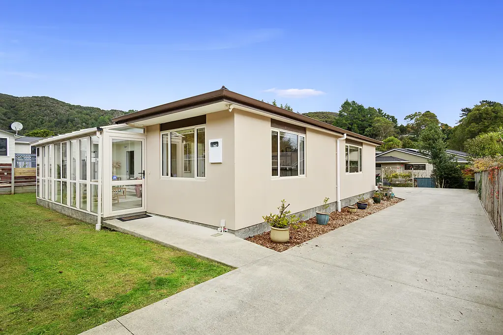 Stokes Valley 2房  Immaculate Family Home In The Heart Of The Glen