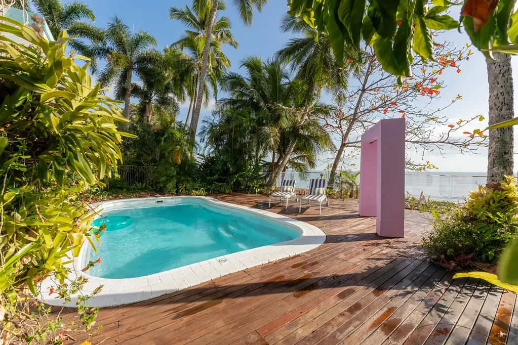 Retro Beach Cottage – Absolute Beachfront with Pool