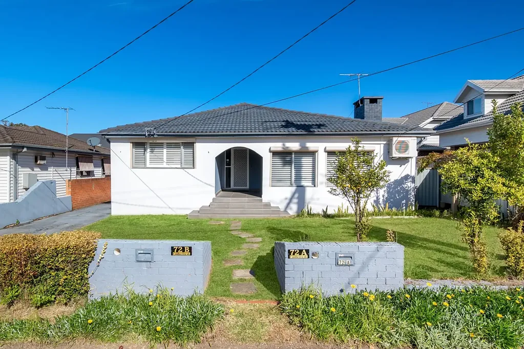 PRACTICAL HOME WITH CONTEMPORARY LIVING!
