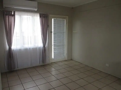 2/90 Webb Street, Mount Isa, QLD 4825, 1房, 1浴, Unit