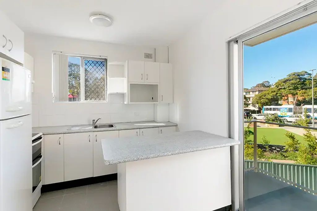 Level walk to beach with Central Location