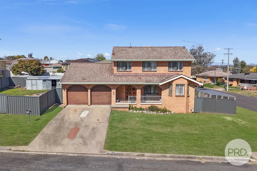 Tamworth 5ਬੈੱਡਰੂਮ Large Family Home With Loads of Potential