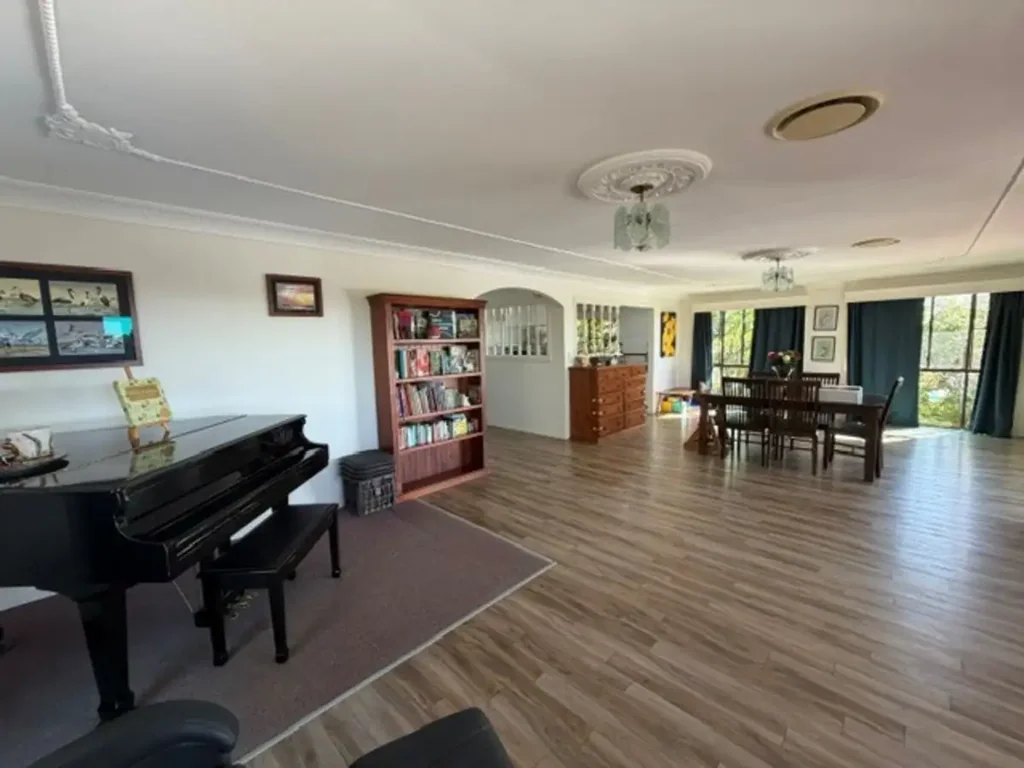 Spacious 4-Bedroom Family Home with Ample Parking