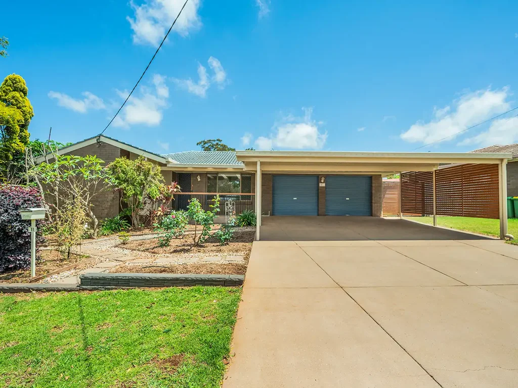 Modern Family Home with Double Garage & Spacious Living