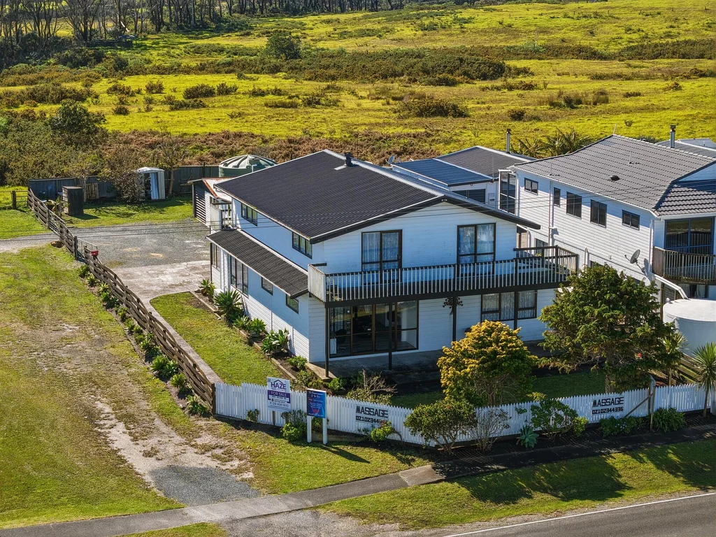 Karikari Peninsula 4 Bedroom Introducing Peninsula Pivot