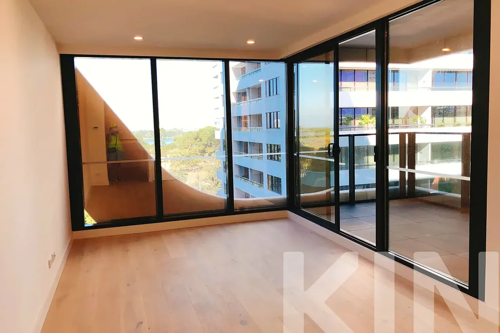 SPACIOUS TWO-BEDROOM TWO-BATHROOM APARTMENT - NEW CHARSFIELD / LAKE AND CITY VIEWS