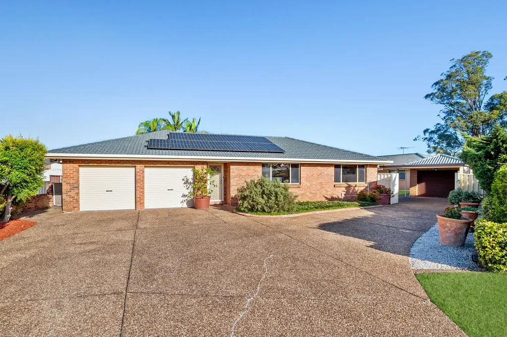 15 Kestrel Place, Ingleburn, NSW 2565