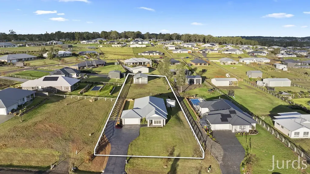 Branxton 4chambre Spacious Modern Living on Over 3,200sqm with Stunning Mountain Outlook