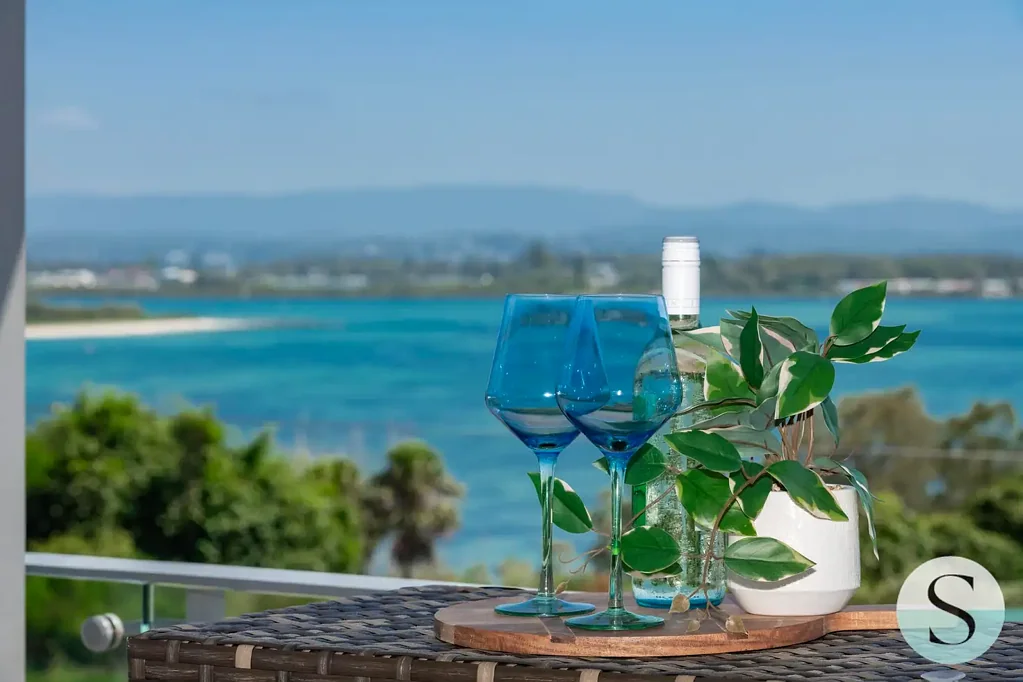 Swansea Heads 5Zimmer Crazy Good Frontline Views to Crystal Clear Water, Sand & Surf, Colossal New, Custom Build Renovation & Extensions, with Self Contained Studio!