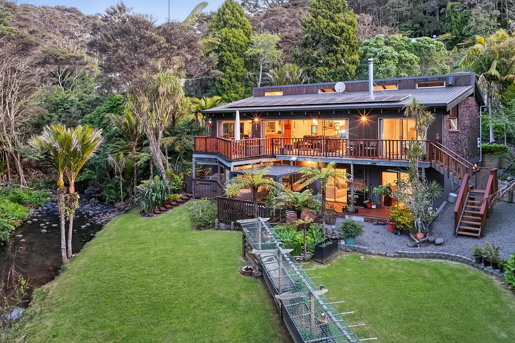 21 Opanuku Road, Henderson Valley, Waitakere City, Auckland