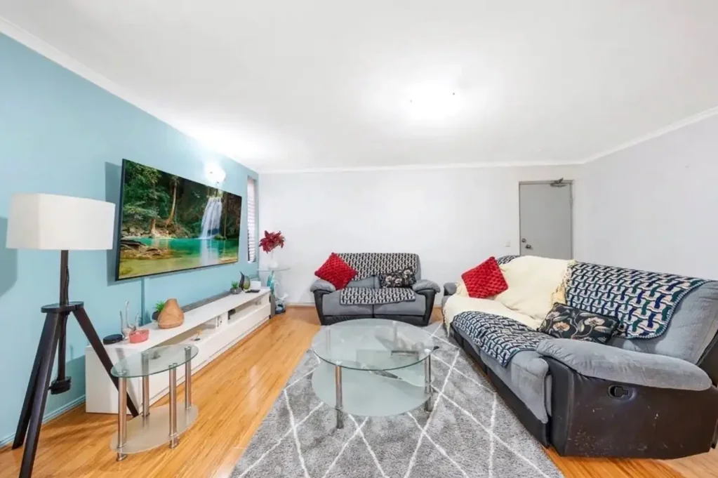 Blacktown 2房 开放式布局 2卧宽敞采光足 设备齐全浴室 安全停车位 双阳台娱乐 便利交通近 Perfect Located Family Home - Great For Nest Or Invest