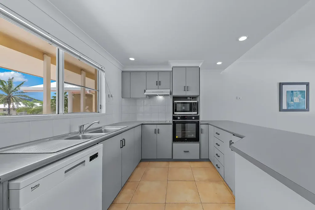 3/24 Pandanus Drive, Cannonvale, QLD 4802