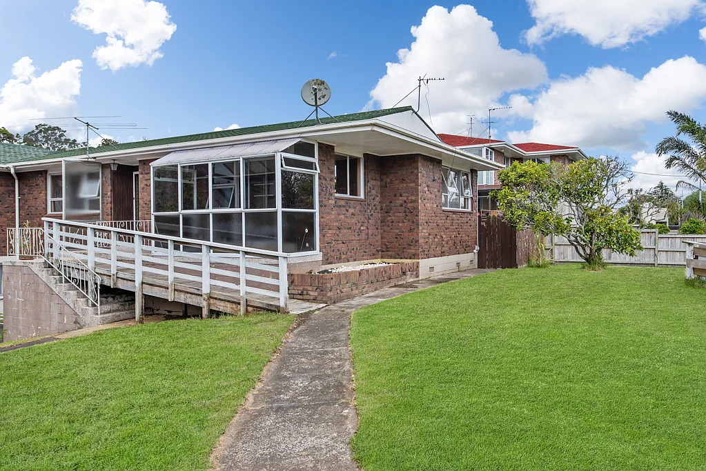 Flexible Use in a Prime Location - Residential or Commercial