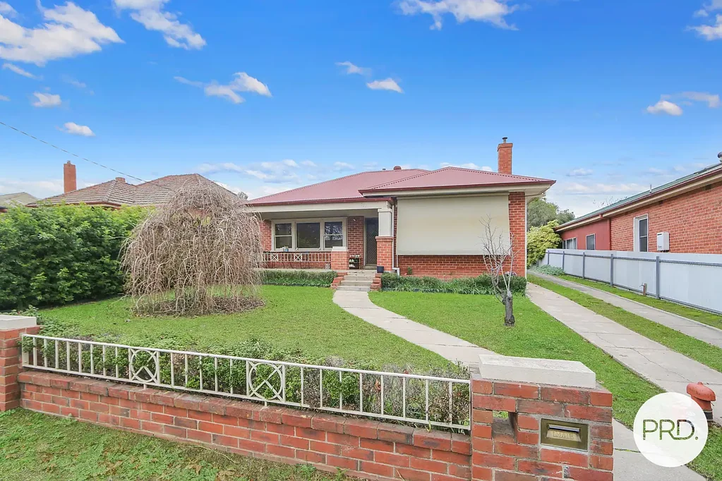 BEAUTIFUL EAST ALBURY HOME!