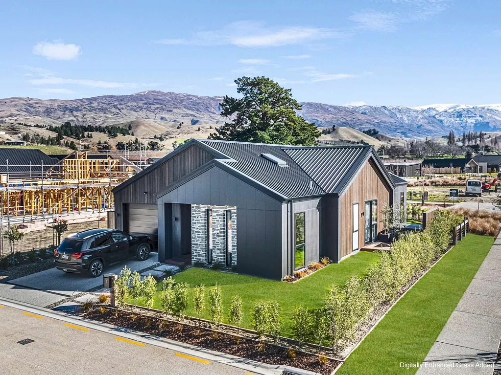 Cromwell 3房  A Standout Home at Every Angle