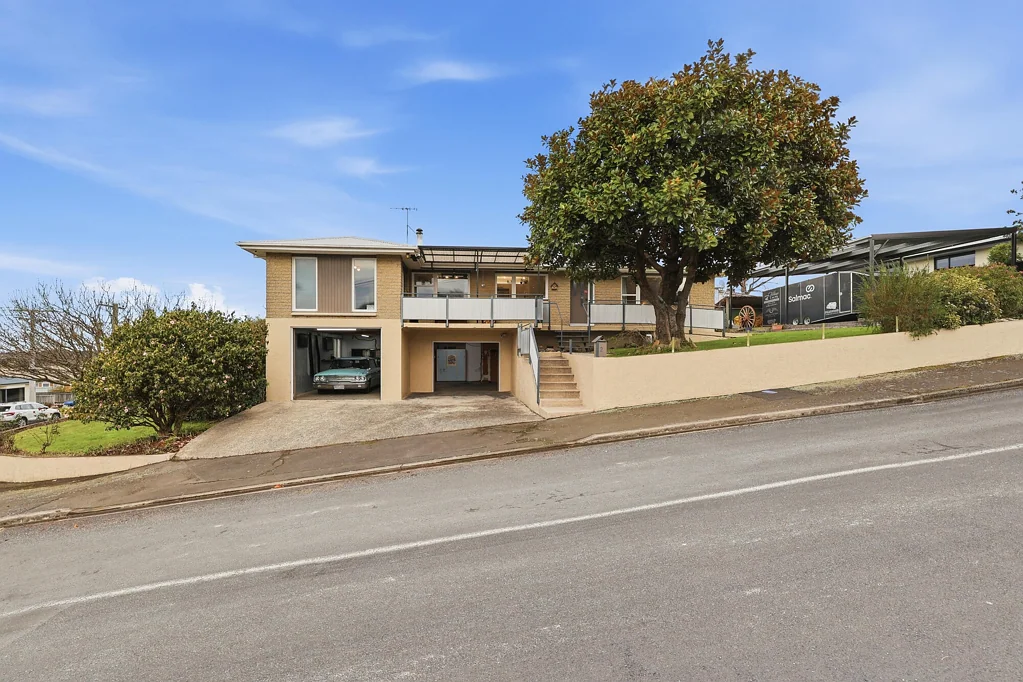 Abbotsford 3房  Location, Elevation & Garaging to Boot!
