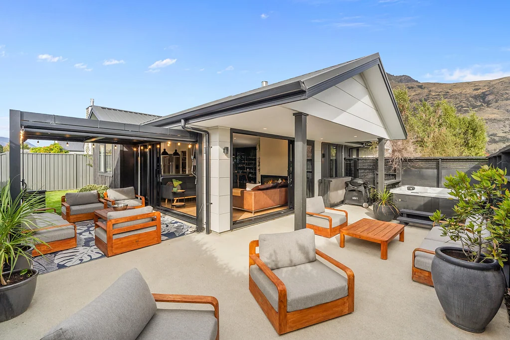 Lower Shotover 4ห้องนอน New Home Secured - This Must Be Sold