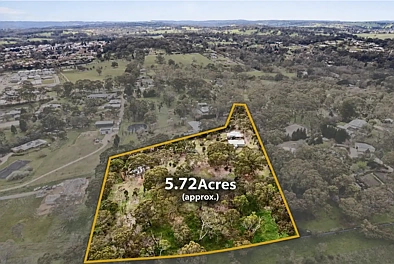 Littlehampton 5.72 ACRES OF LIFESTYLE OPPORTUNITY IN A PEACEFUL LITTLEHAMPTON SETTING