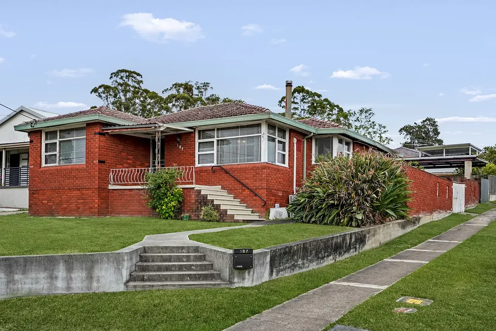 Toongabbie 4Kwarto Renovate or Rebuild on 550m2