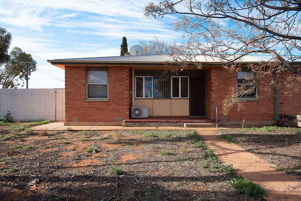 4 Thomas Street, Whyalla Stuart, SA 5608