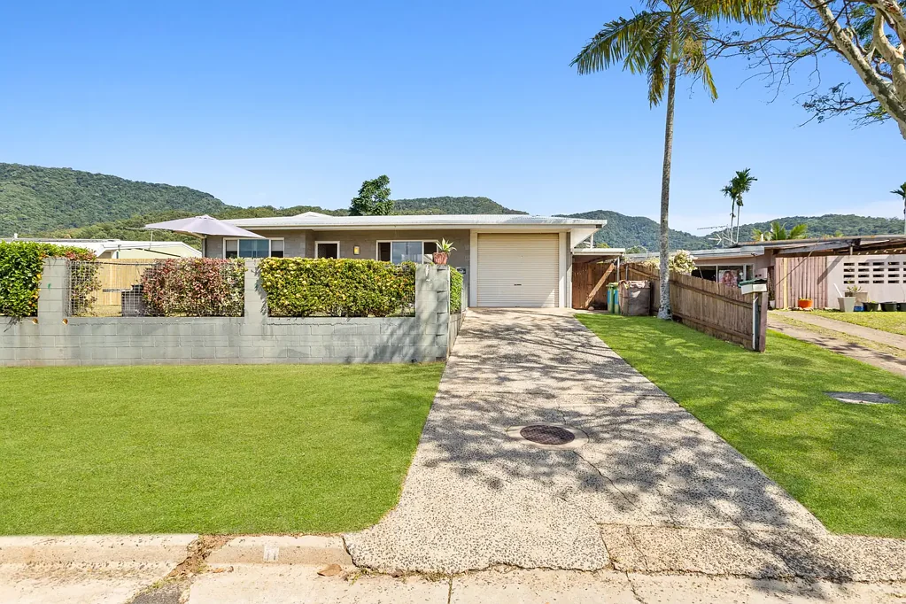 11 Wirrah Street, Bayview Heights, QLD 4868
