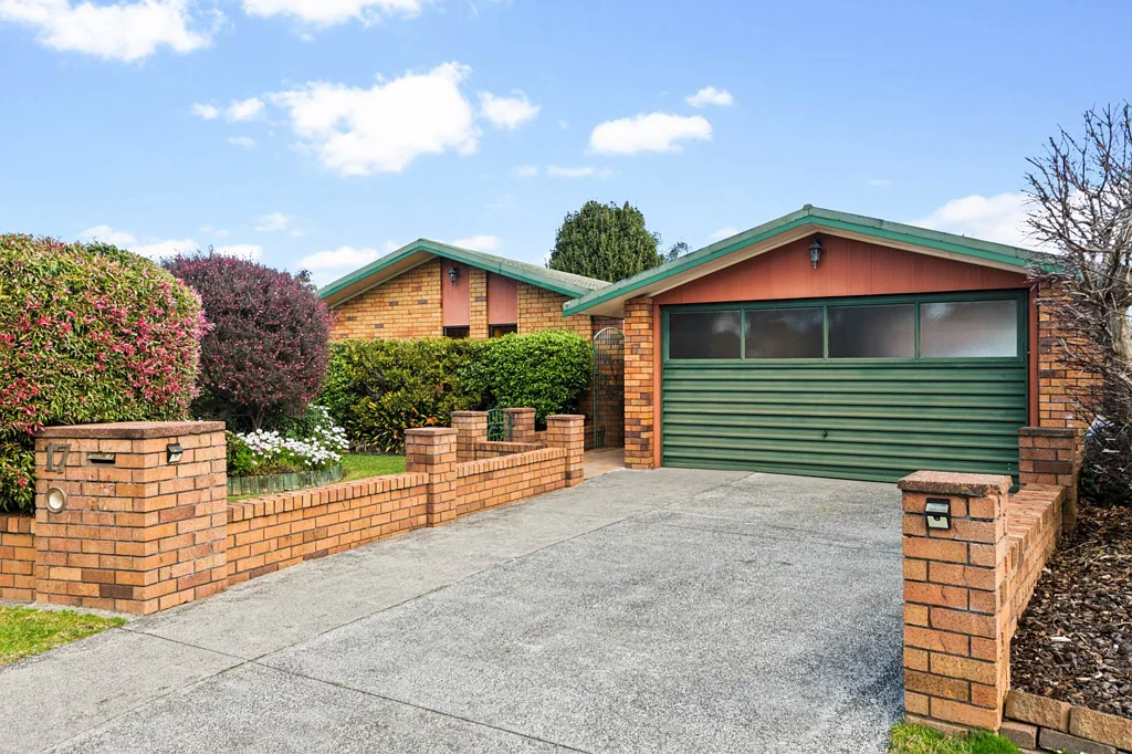 Conifer Grove 3房  LOCATION IS EVERYTHING!