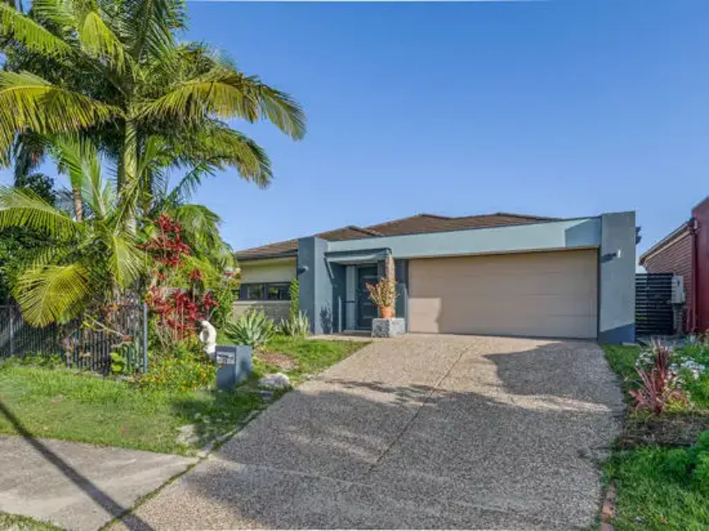 Renovated 4-Bedroom Family Home in Pimpama