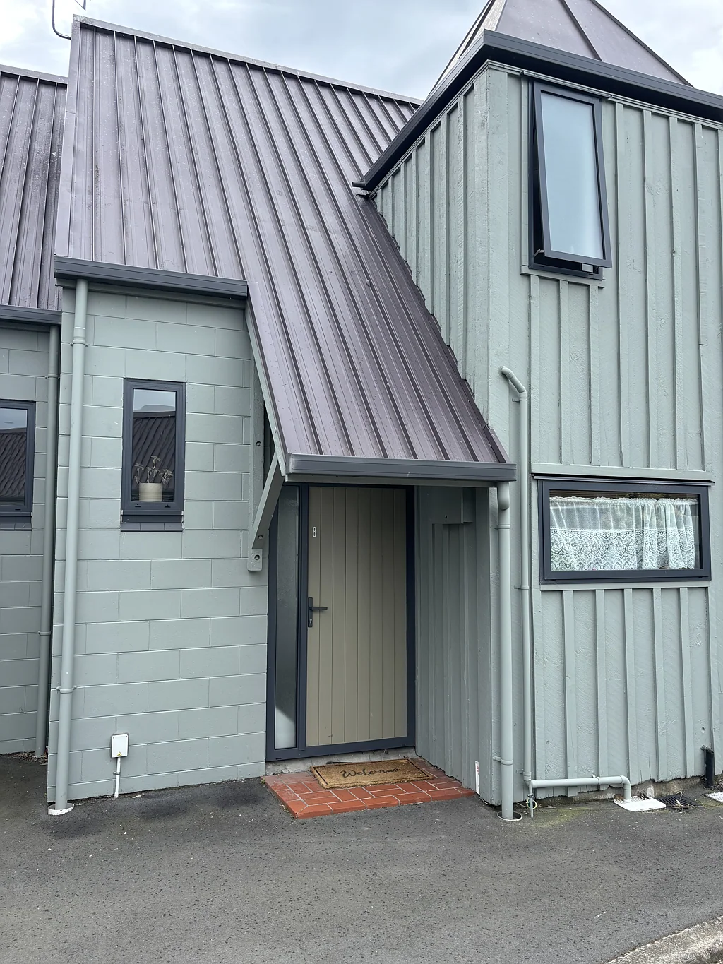 8/16 Cecil Place, Waltham