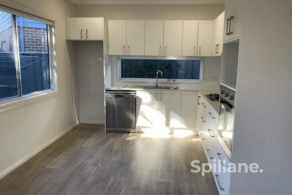 Modern Two-Bedroom Granny Flat with Private Yard