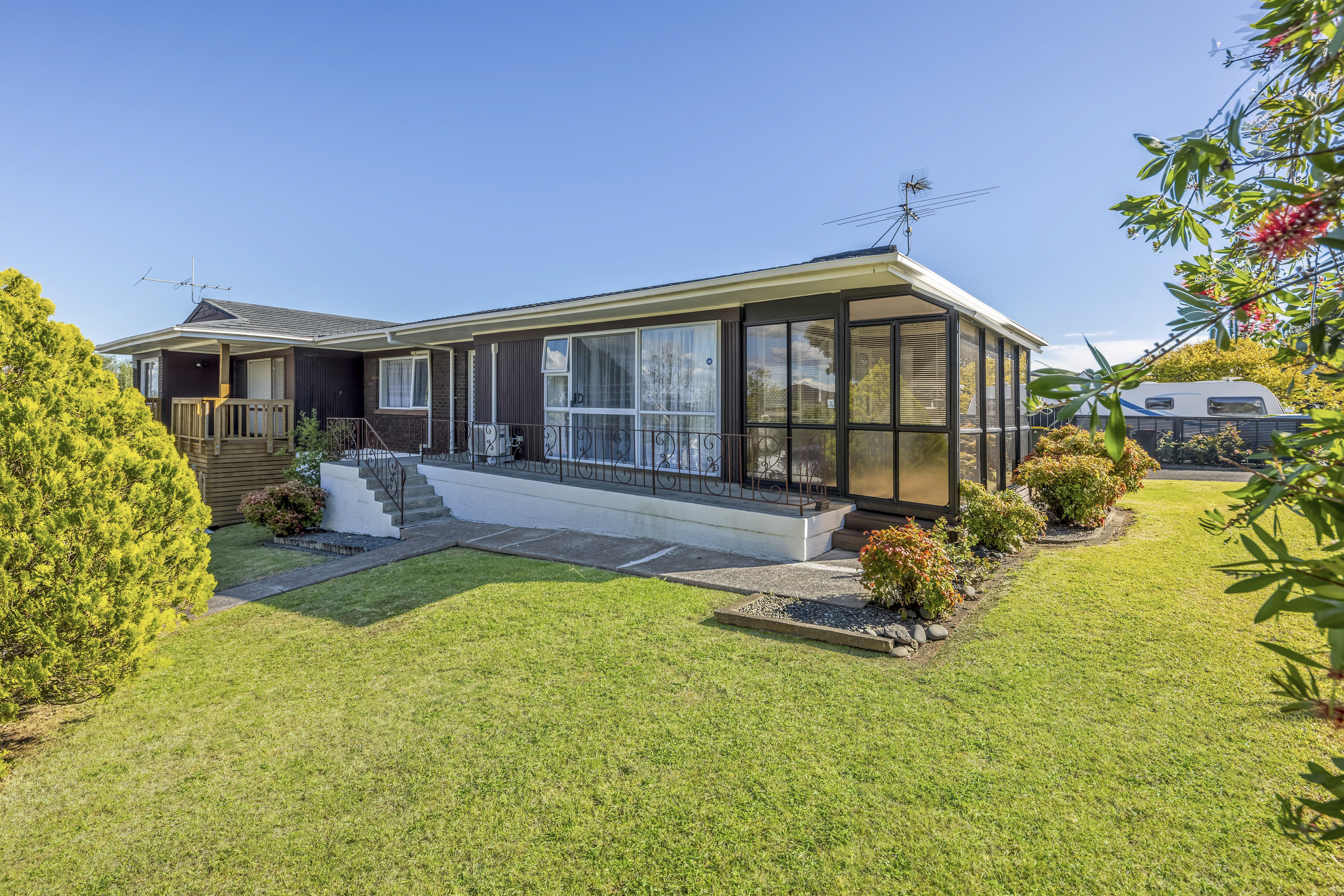 1/2 Suzetta Place, Sunnyhills, Auckland - Manukau, 2房, 1浴