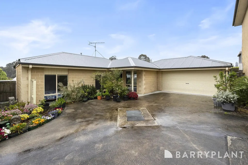Korumburra 3ਬੈੱਡਰੂਮ Fresh, Modern & Private Living with a Rare Double Garage